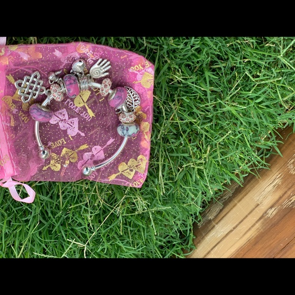 BUTTERFLY BABY BRACELET is stunning 😍💓 - Picture 2 of 7